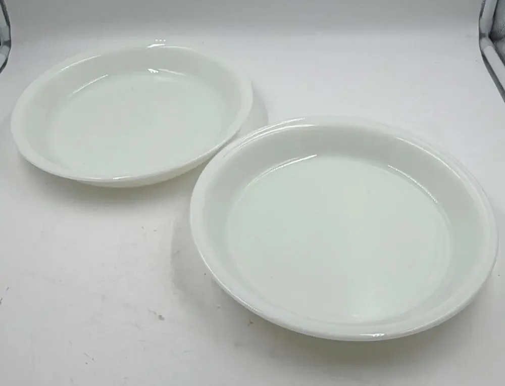 Set of 2 Vintage PYREX #209 White Milk Glass 23cm Pie Plate Corning